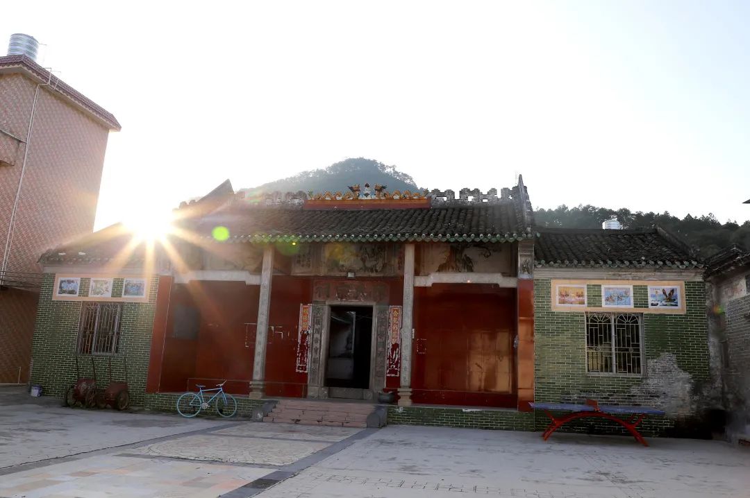 花城控股集团 花城控股集团
